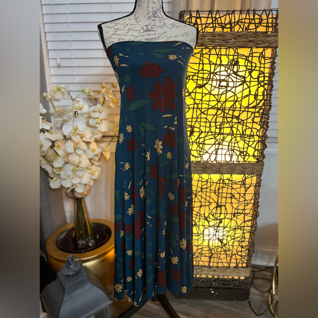 Lularoe  Can Be Use As A Dress Or As A Long Skirt